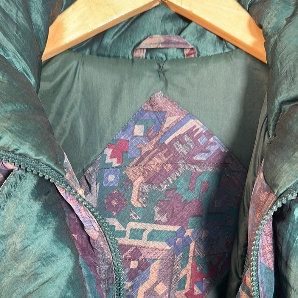 Retro 80s Vibrant Purple and Blue Bomber Jacket for Effortless Style PTP 24 - Picture 5 of 15